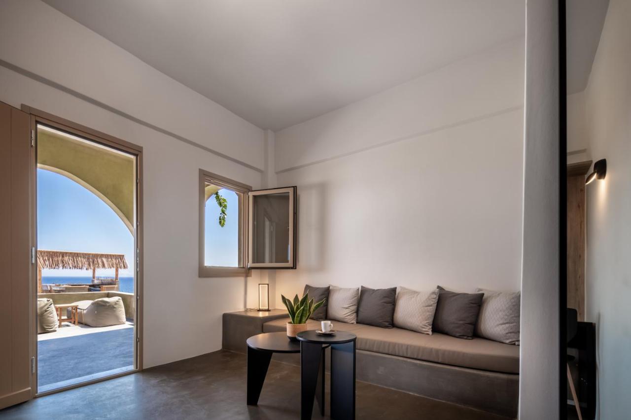 Colombos Beachfront Foinikia  Exterior photo